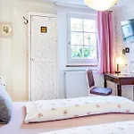 Konukevi Amthof 3*