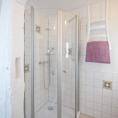 Amthof בית הארחה 3*